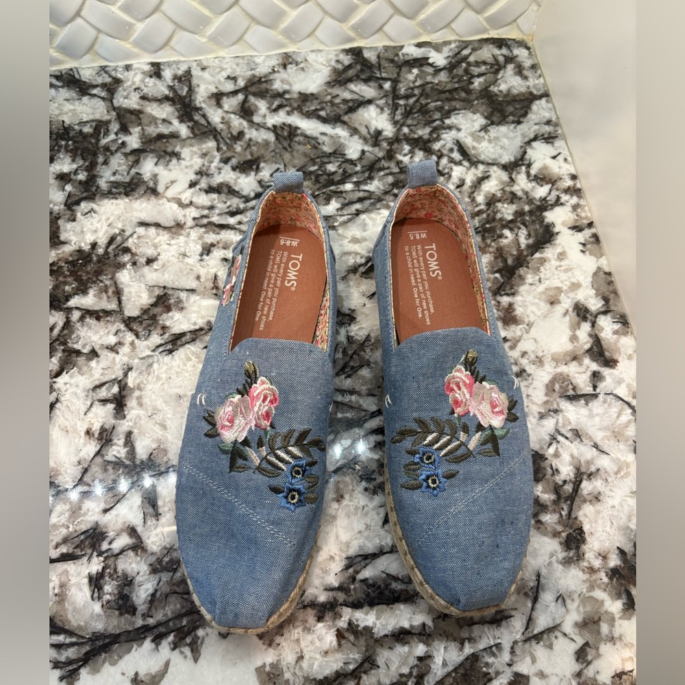 TOMS Women's Denim Blue Espadrilles with Floral Embroidery 8.5